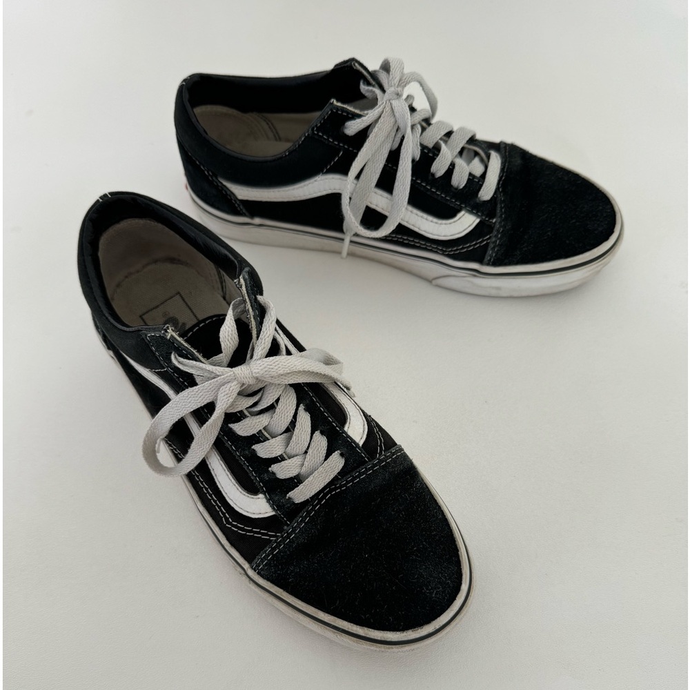 Vans Old Skool Shoe in Black size W 6.5 M 5